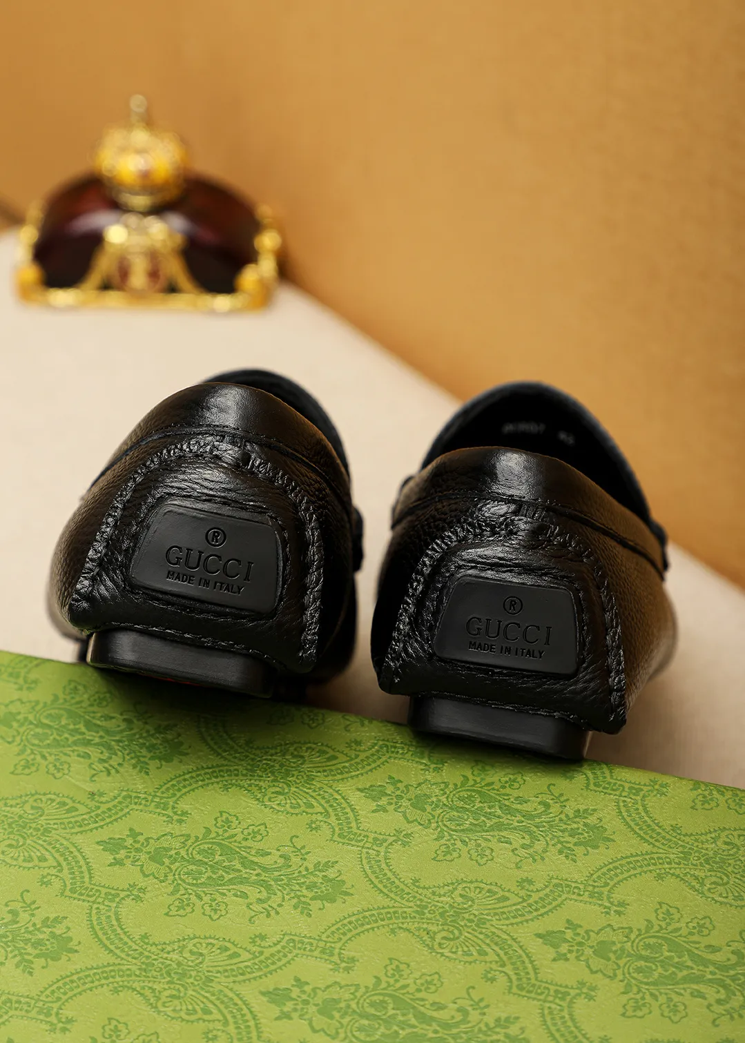 Men's shoes 💰420 💐 Product trademark: GUCCI "Gucci" Doudou shoes Regular size: 38-44 (45🉑️customized) Product materials: Selected imported first-layer pebbled cowhide leather upper + luxury hardware buckle, imported sheep 🐑 leather lining. Strong three-dimensional visual effect, original outsole color: 2 colors available